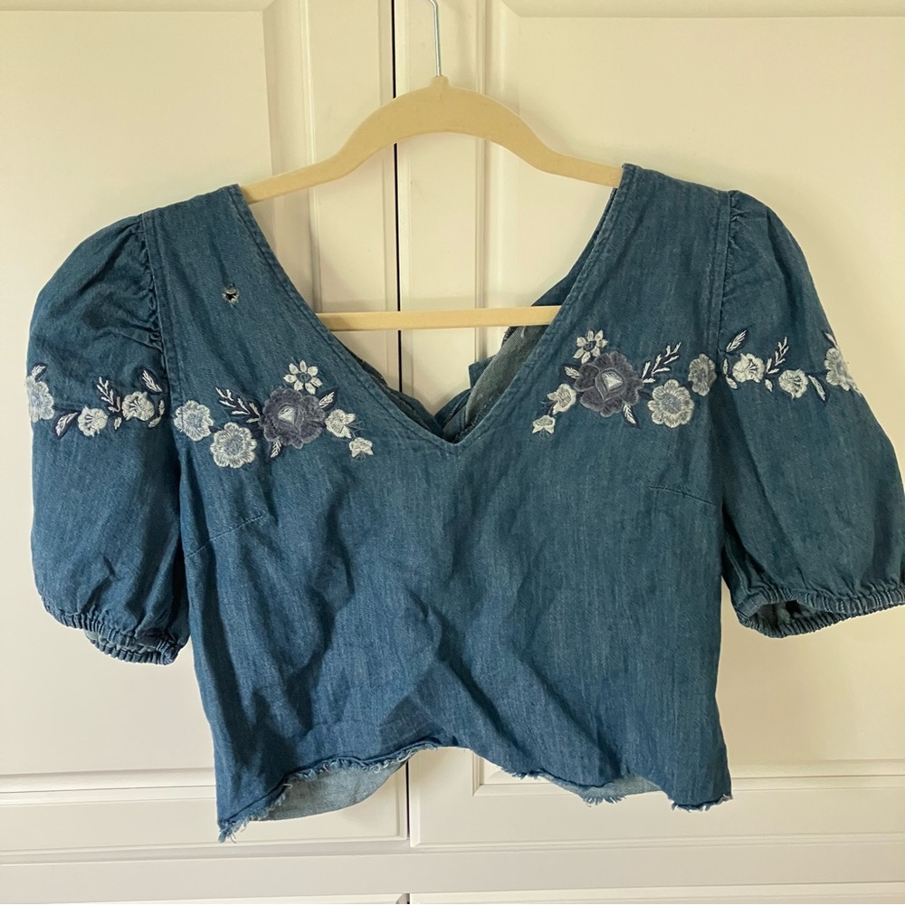 AMERICAN EAGLE CROP TOP